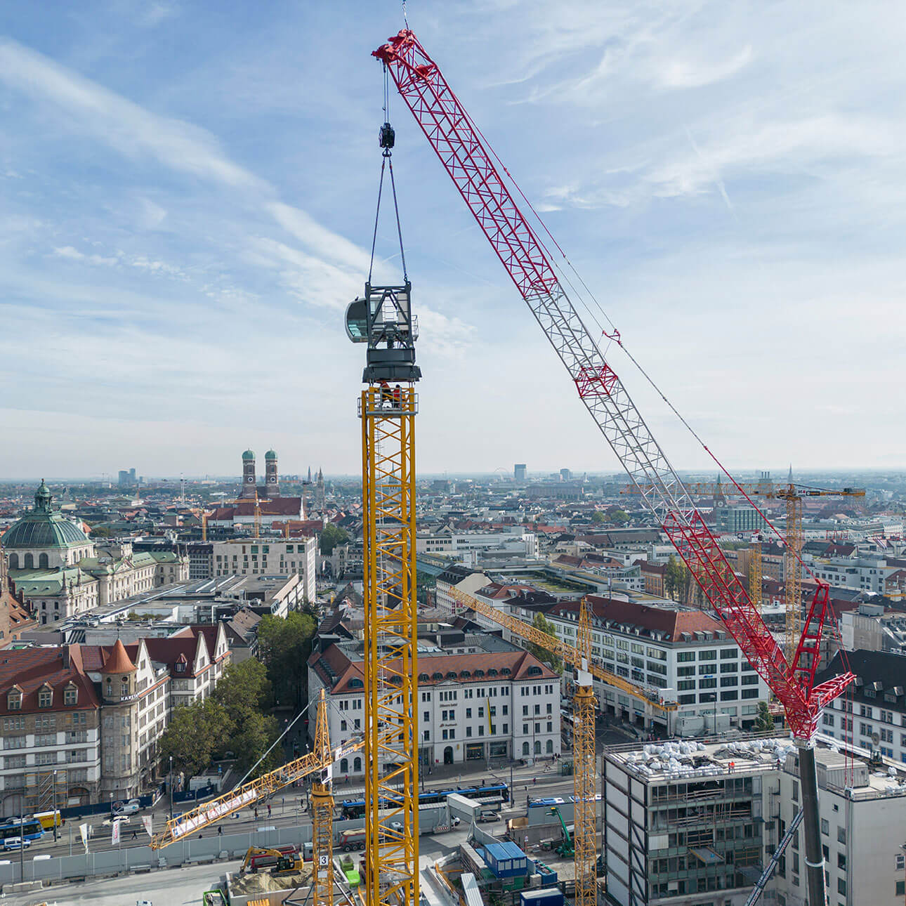 Vermietung von Autokran mit Wippspitze in München