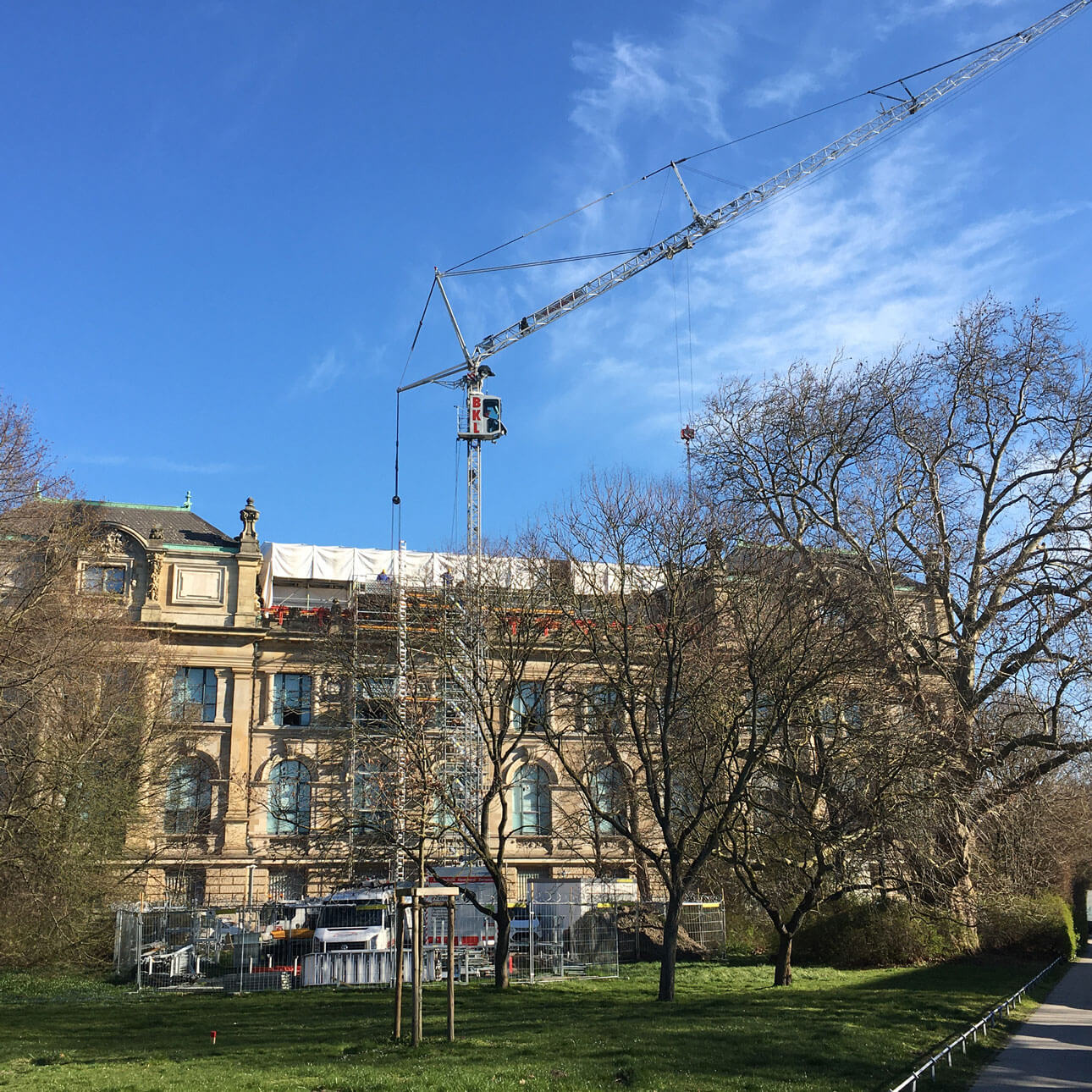 Mobilbaukran mieten in Hannover am Landesmuseum