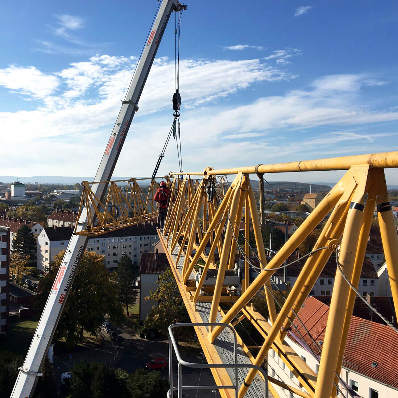 Kranservice von BKL in der PLZ-Region 30890 und hier bei der Kranmontage